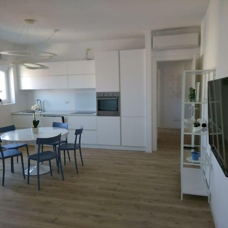 Buonarroti Apartment Grado Luaran gambar