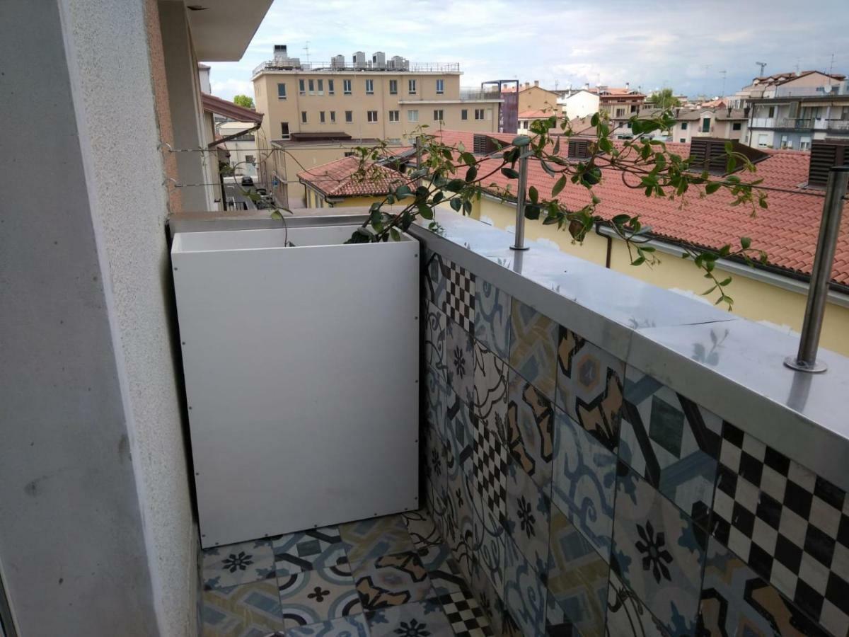 Buonarroti Apartment Grado Luaran gambar